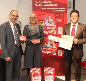 Michael Quast, Geschäftsführer Stadtmarketing Regensburg GmbH, Sabine Teisinger, Leiterin der Tourist Information Regensburg, Ludwig Faust, faust | omonsky kommunikation KG (v. li.).