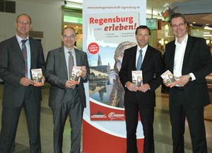 Alfred Helbrich, Geschäftsführer Werbegemeinschaft Regensburg (WGR), Michael Quast, Geschäftsführer Stadtmarketing Regensburg, Thomas Zink, stellvertretender Vorsitzender WGR, Christian Omonsky, faust | omonsky kommunikation (von links).